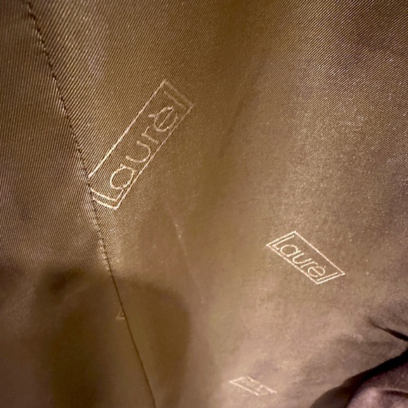 Escada by "Laurel Classics" Double Breasted Cashmere Jacket. Size 42.(US 12) - Picture 5 of 9